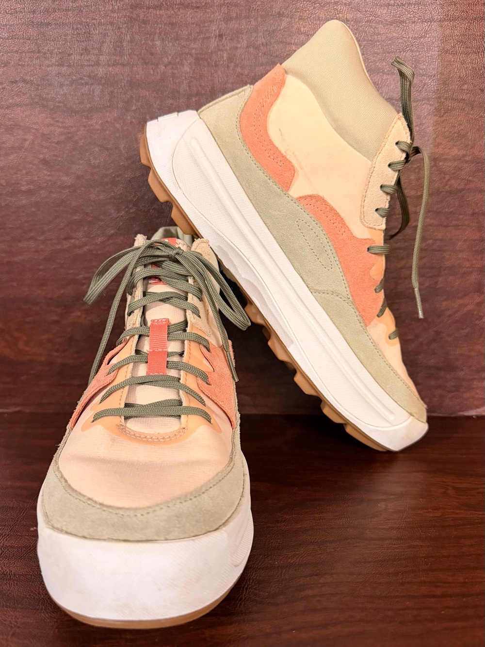 Sorel Peach & Olive Lace-Up Women's Sneakers Size 10